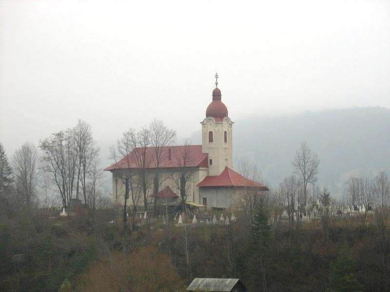 Biserica - vedere exterioară